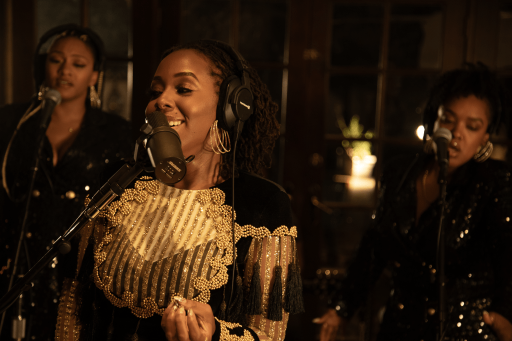 R&B singer Artsy Deja, Deja, Deja Stingily